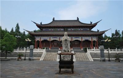 中英雙語話中國(guó)旅游 第19期:孔廟,孔府,孔林自然概況(上)